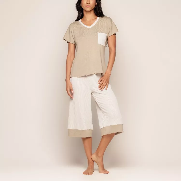 Pijama Curto Calça Pantacourt Em Viscose Versace