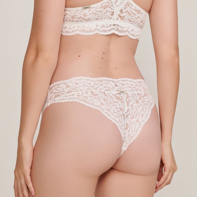 Calcinha Biquíni Em renda Off White